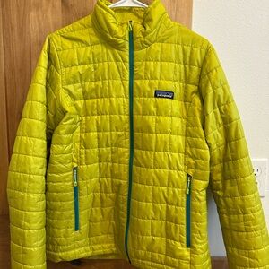 Patagonia women’s Nano puff Jacket